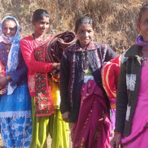 women in South Asia receive blankets